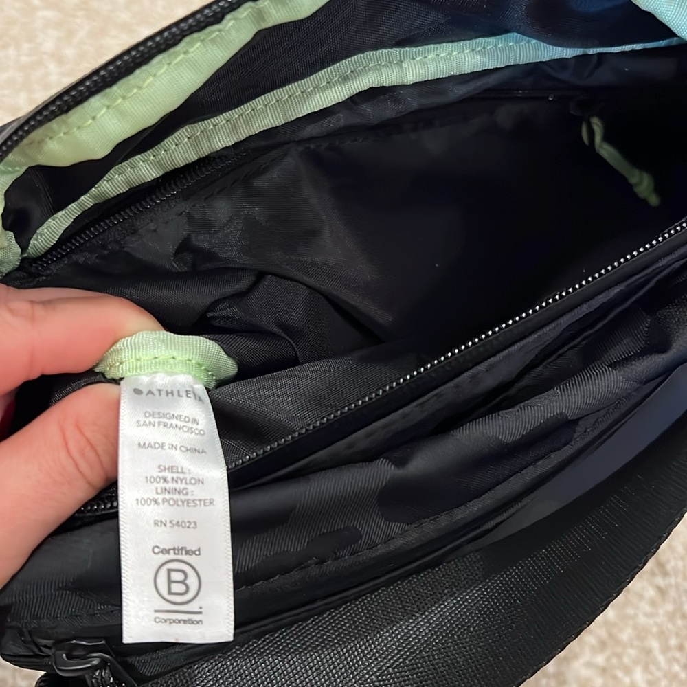 Athleta belt bag - Picture 4 of 7